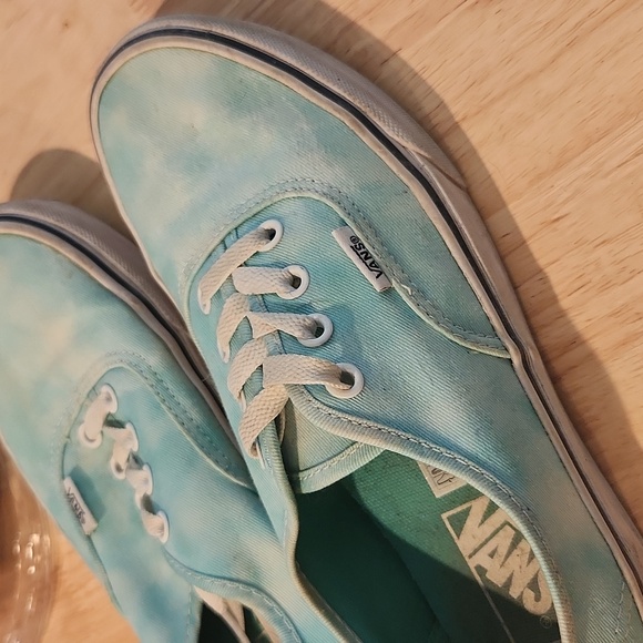 Vans - Picture 1 of 5